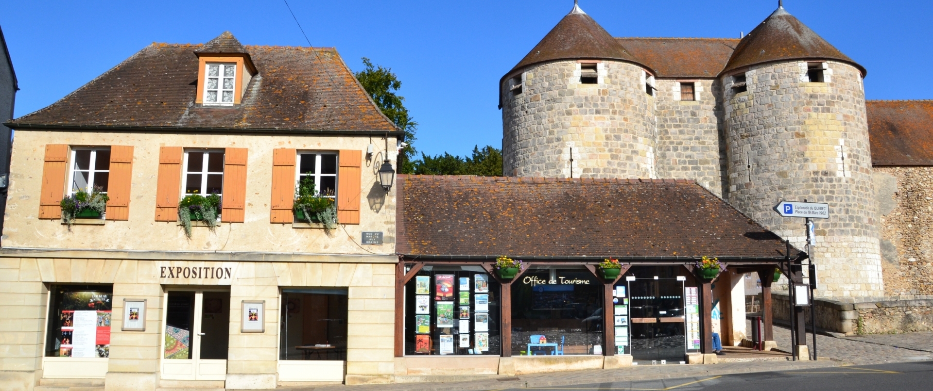 Batiment-Dourdan-Tourisme